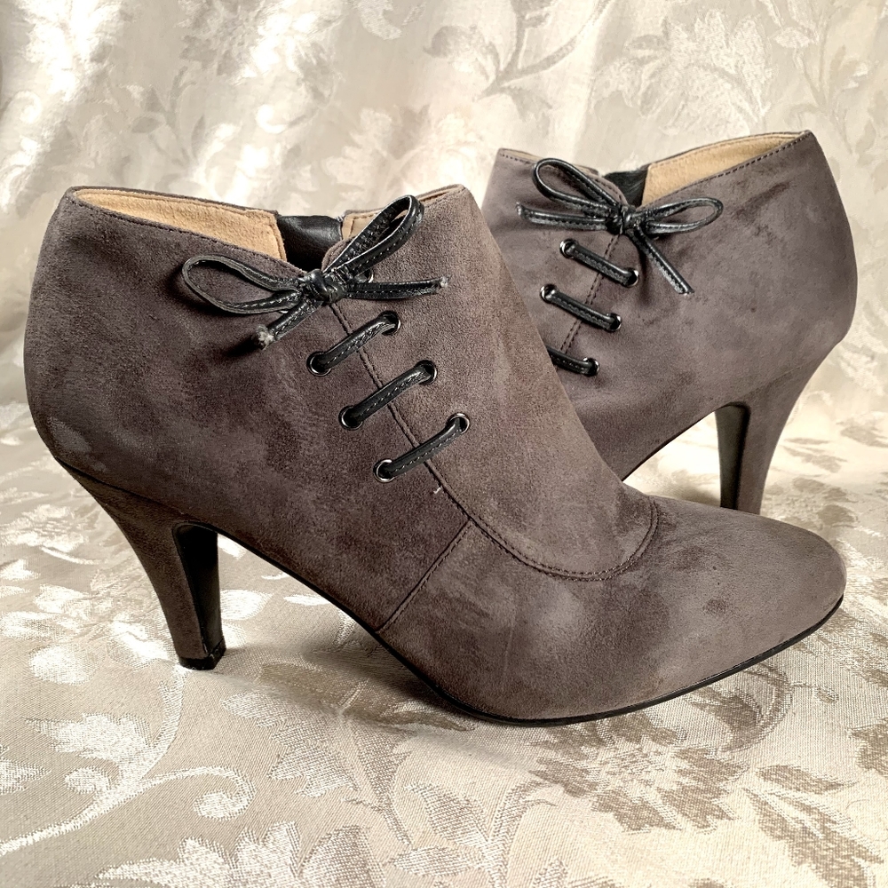 Naturalizer Grey Suede "Carmen" Booties